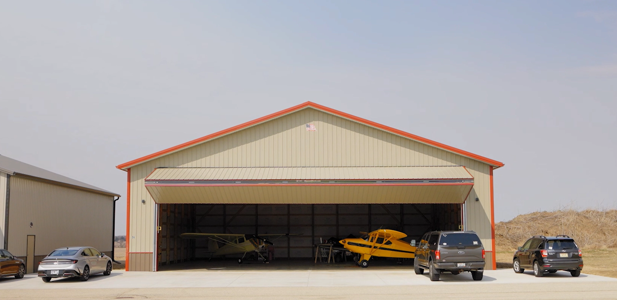 Hanger located in at an airport in Harford, WI
